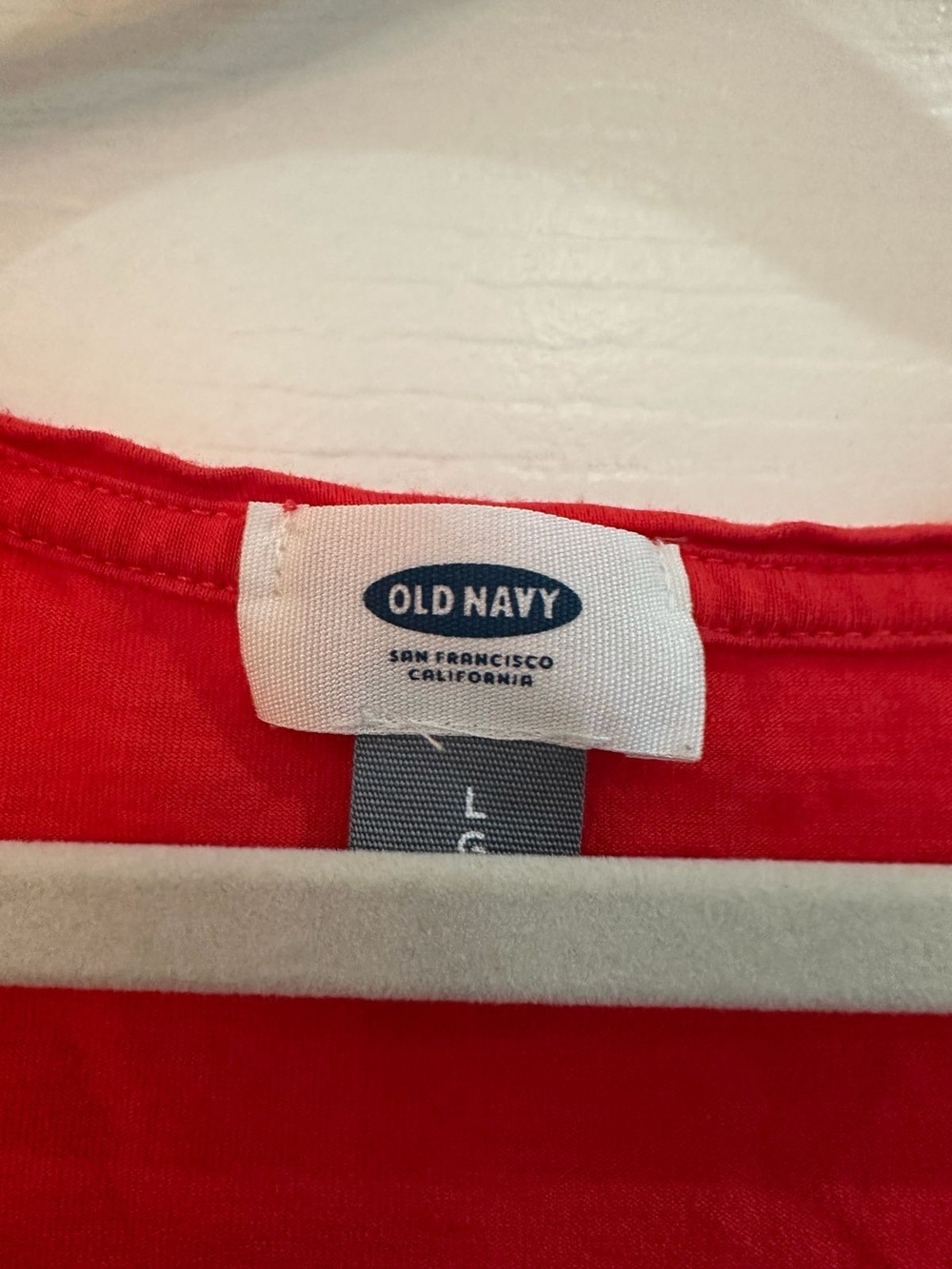 Old Navy - Red Scoop Neck Short Sleeve Tee - Picture 2 of 3